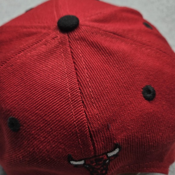 Chicago Bulls Hat Cap Snap Back Mens One Size Red NBA Basketball Ultra Game - Picture 5 of 11